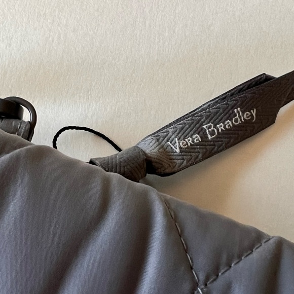 Vera Bradley- RFID Smartphone Wristlet- Frost Gray - New with Tags - Picture 3 of 16